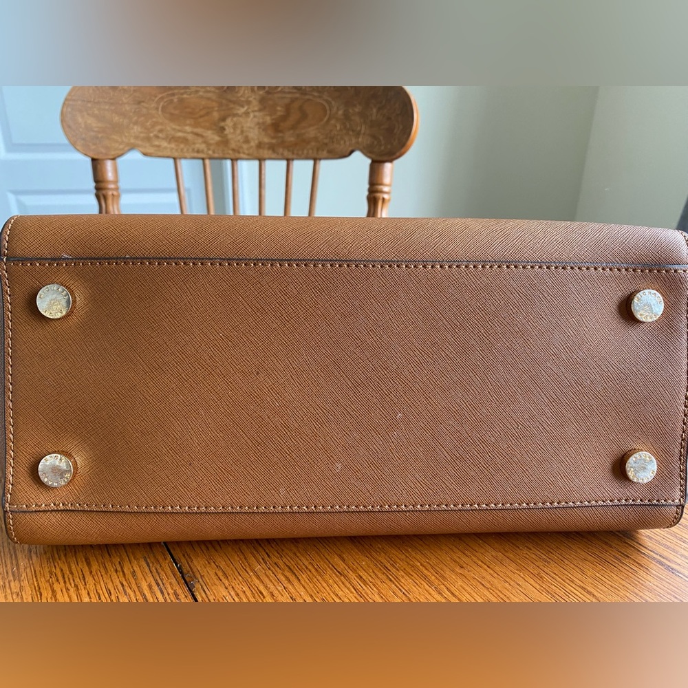 Michale Kors Purse - Picture 6 of 6